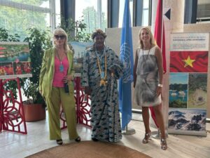 La Fundación FAPCI acompaña al Reino de Agonlin en su presentación ante la OMS