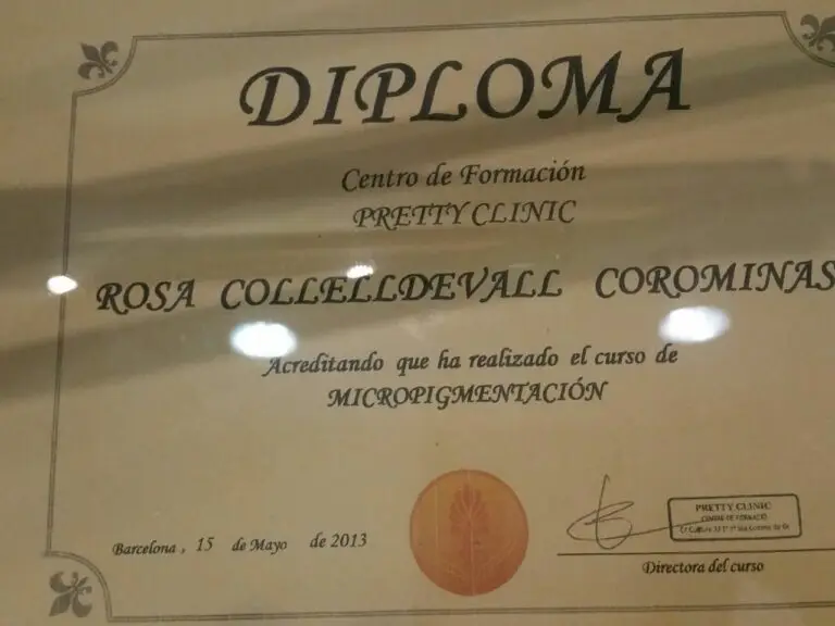 Formación y especialidades Diploma de formación en micropigmentación de Rosa Collelldevall.